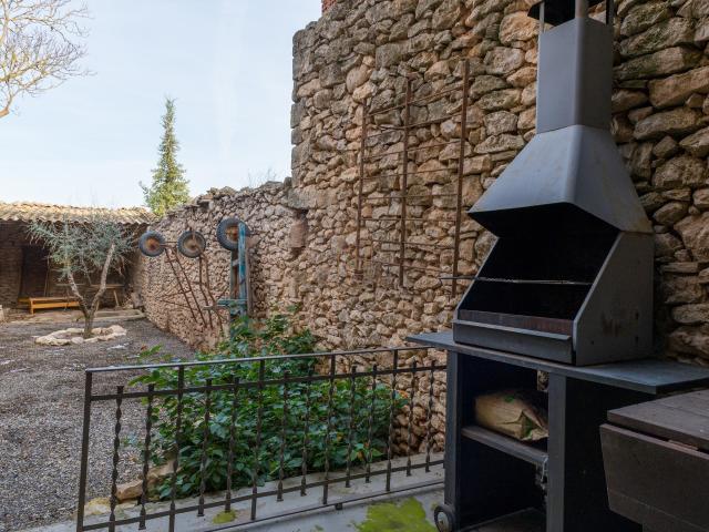 Casa reformada con licencia turística en Almatret, Lleida
