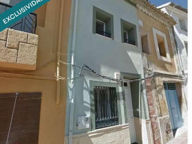 Casa reformada en el centro de Pinet