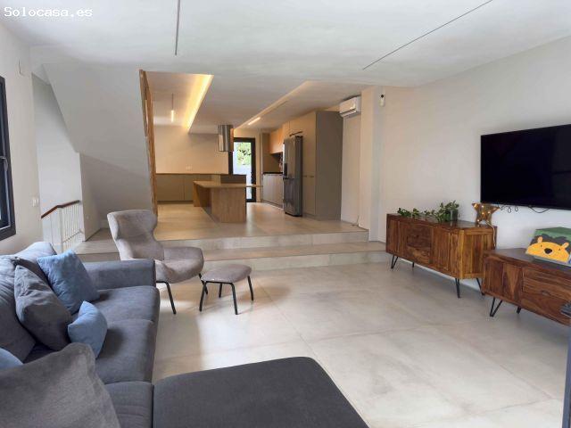 Casa Reformada, Moderna y a Solo 7 Minutos de la Playa – ¡Ubicación Privilegiada! ? CUNIT ?