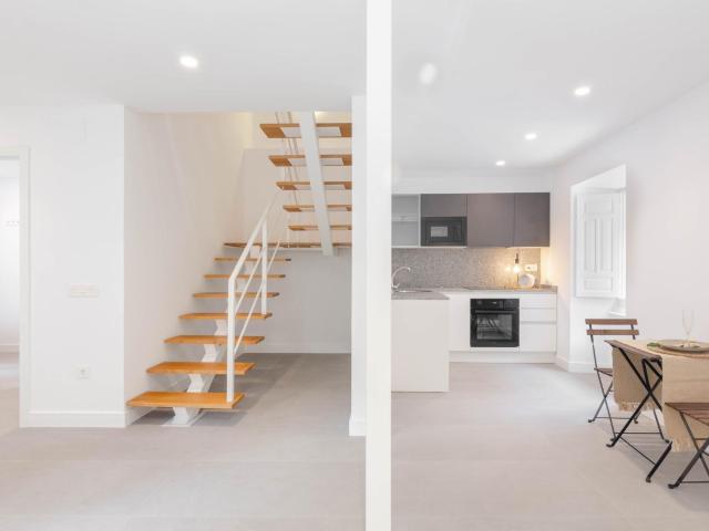 Casa rehabilitada integralmente en 2025 — Paseo de San Juan de Nieva Avilés 114 m2 + Bajo cubierta espectacular | Trastero anejo