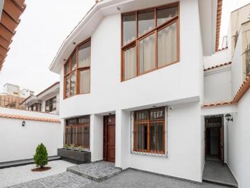 Casa en venta Santiago de Surco, Límite Miraflores & Óvalo Higuereta