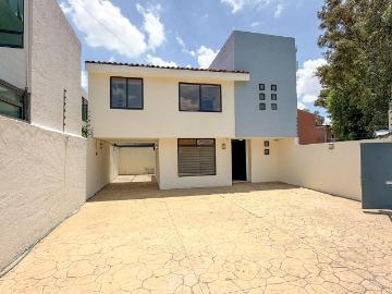 CASA REMODELADA ATRAS DE PLAZA SAN DIEGO