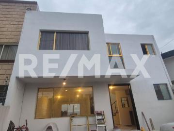 Casa remodelada en Calle Manuel Doblado Cto. Diplomáticos Ciudad Satélite