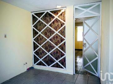 Casa remodelada en venta en Jesús Romero Flores cerca del Tec de Morelia, excelente ubicación