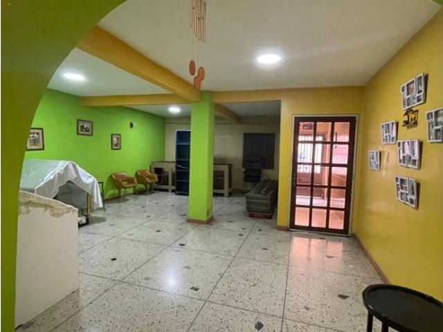 Casa remodelada venta La Pastora 248mts/7H/4B