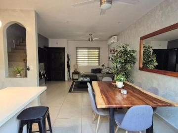 Casa remodelada y amueblada en venta Selvanova coto 3a