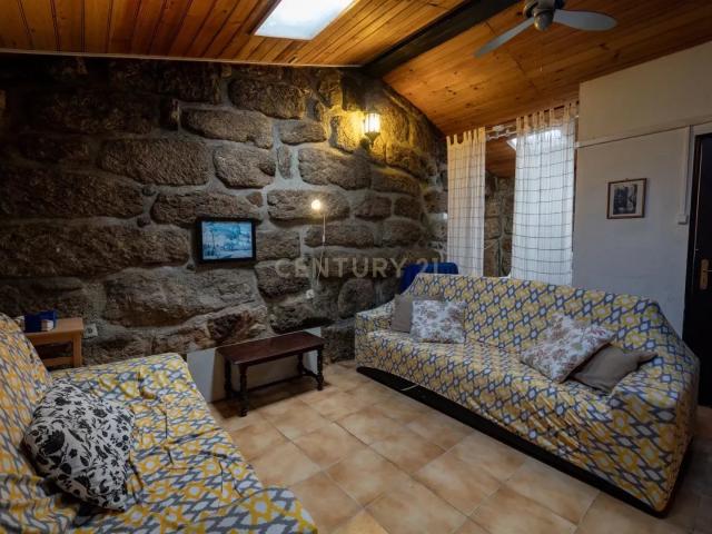 Casa Renovada T3 em Ervedal e Vila Franca da Beira