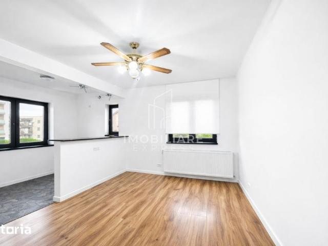Casa renovata birouri la strada, Parcare generoasa
