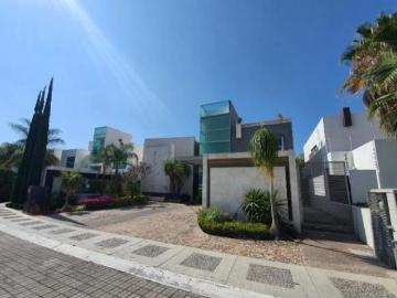 CASA RENTA O VENTA CON PRECIO DE OPORTUNIDAD BALCONES DE JURIQUILLA QUERETARO