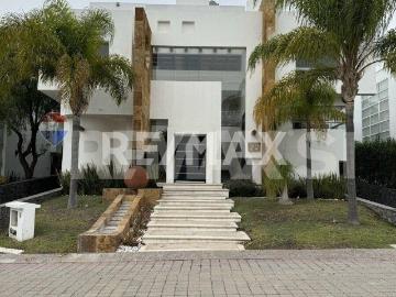 CASA RENTA REGENCY CLUB JURICA