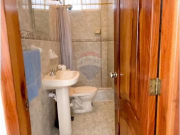 Casa rentera de venta en manta zona sur umiña
