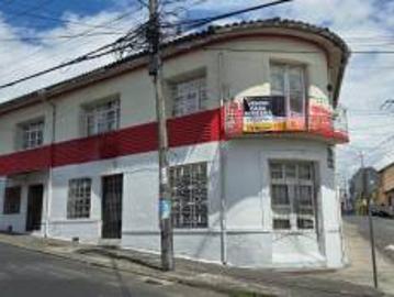 Casa Rentera en Venta con locales comerciales, lugar estratégico, sector Chimbacalle Sur de Quito