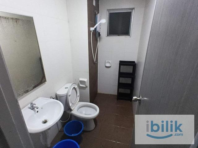 [Casa Residenza] Chinese Unit Middle Room Short Walk to MRT & SEGi University