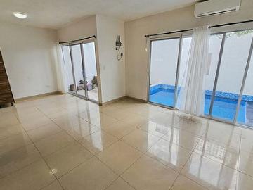 Casa · Residencial Arbolada · 4 Recámaras · Huayacan · Alberca · Estudio