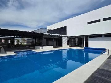 CASA RESIDENCIAL CON ALBERCA EN EXCLUSIVO DESARROLLO