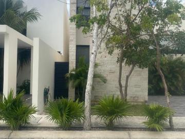 Casa residencial en el fraccionamiento Palmara de Playa del Carmen