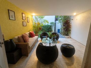Casa Residencial en RENTA | Monraz, Guadalajara