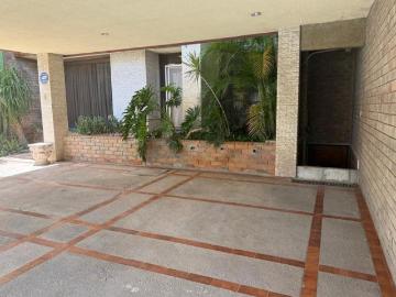 CASA RESIDENCIAL EN VENTA EN COLONIA LAS ROSAS EN GOMEZ PALACIO, DGO