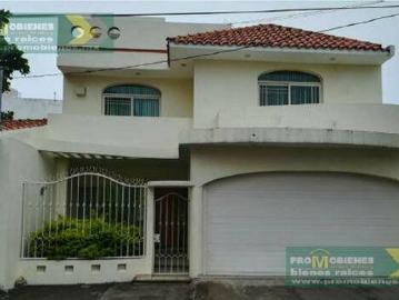 CASA RESIDENCIAL EN VENTA EN JARDINES DEL VIRGINIA, VER