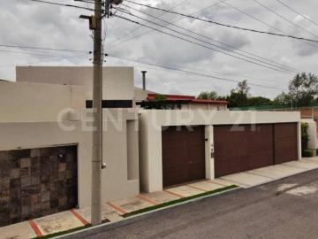 Casa Residencial en Venta, Fracc. Campestre Paraíso, zona Zavaleta, Puebla