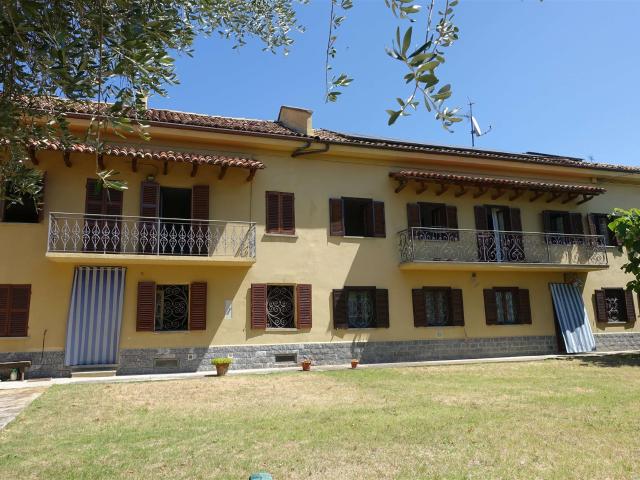 Casa Storica con Vista Panoramica e Terreno Espanso a San Ma. 410m² San Marzano Oliveto