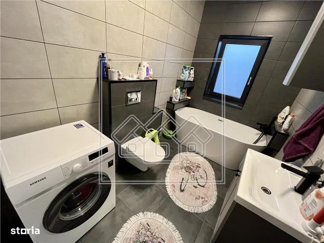 Casa superba, curte libera 200 mp priveliste spre munti Cisnadie