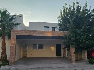 Casa semi amueblada en renta en Fraccionamiento Arbórea