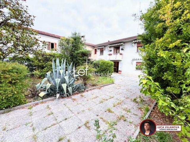 CASA SEMI INDIPENDENTE di 5 vani e di 199 mq GODEGA DI SANT'URBANO rif. LV99