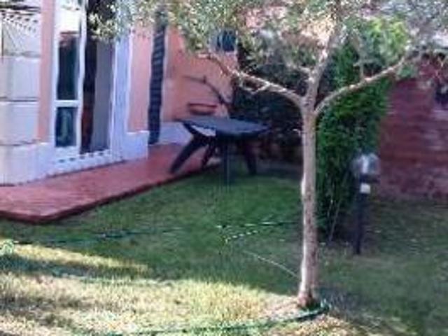 CASA SEMI INDIPENDENTE di 5 vani e di 90 mq MASSA rif. V FONT