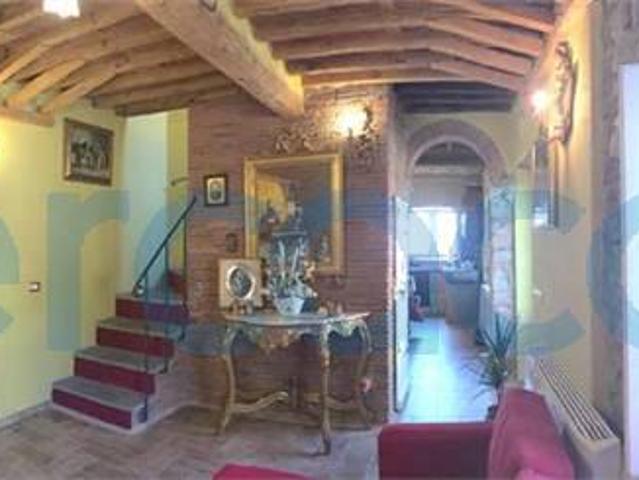 Casa semi indipendente in ottime condizioni, in affitto in Petrognano, Capannori
