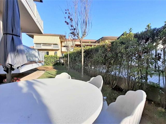 Casa semi indipendente in affitto a Massa Marina Di Massa