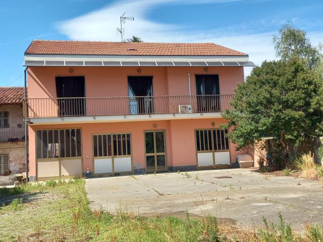CASA SEMI INDIPENDENTE in VENDITA a VILLAREGGIA di 5 vani