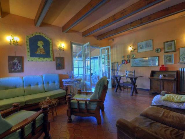 CASA SEMI INDIPENDENTE in VENDITA a CAPOLIVERI di 7 vani