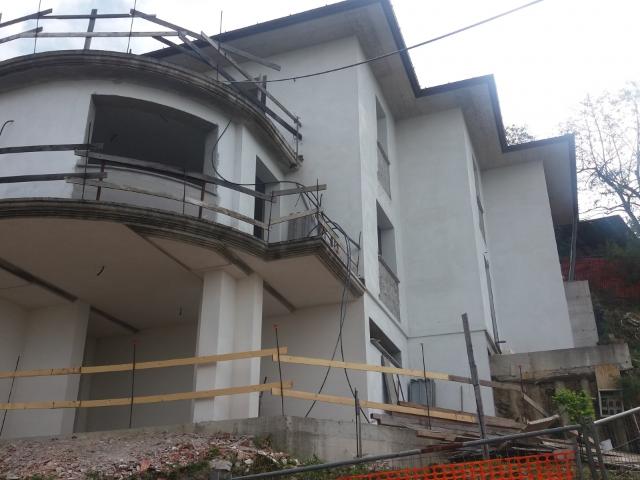 CASA SEMI INDIPENDENTE in VENDITA a PESCIA