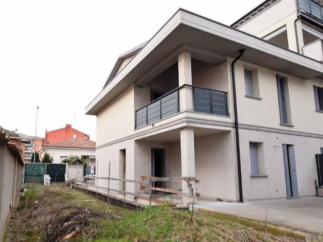 CASA SEMI INDIPENDENTE in VENDITA a PIACENZA CLINICA PIACENZA di 4 vani