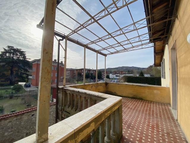 CASA SEMI INDIPENDENTE in VENDITA a PONTE DELL'OLIO di 7 vani