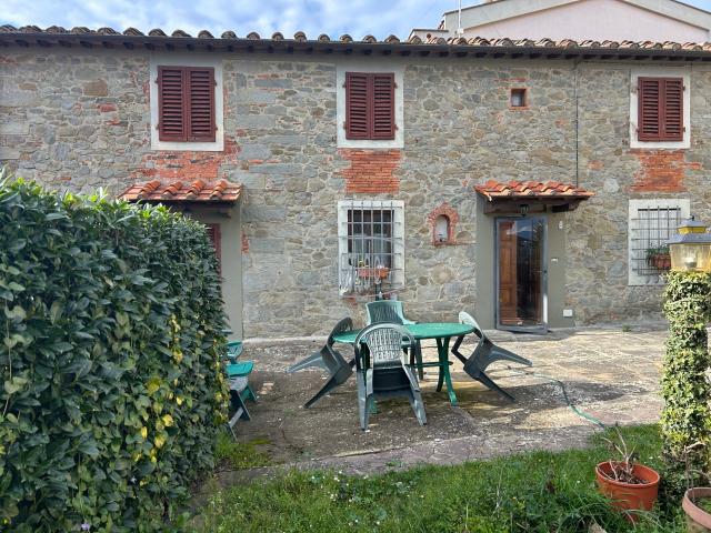 CASA SEMI INDIPENDENTE in VENDITA a REGGELLO CASCIA/BIGAZZI di 6 vani