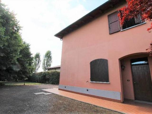 Casa semi indipendente in Vendita in zona BONCONVENTO con giardino