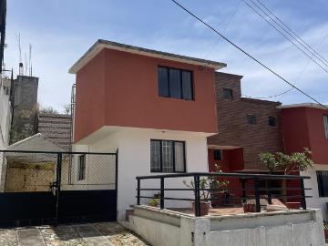 Casa semiamueblada en renta con terraza en col. Lomas del Creston