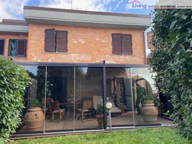 Casa Semindipendente 7 locali Rif. V872