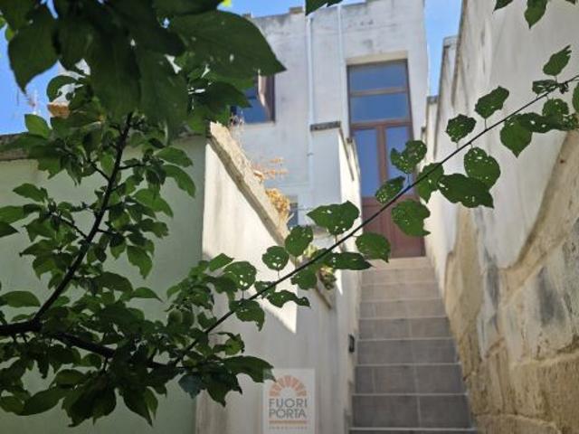 CASA SEMINDIPENDENTE AL PIANO PRIMO