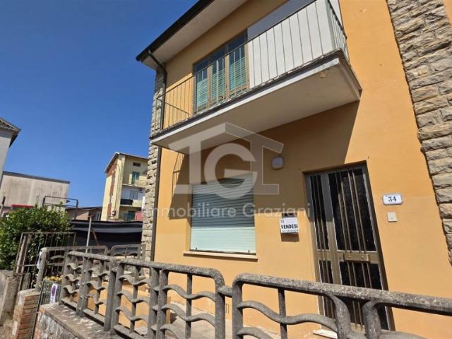 Casa semindipendente in vendita a Collesalvetti via san quirico 34