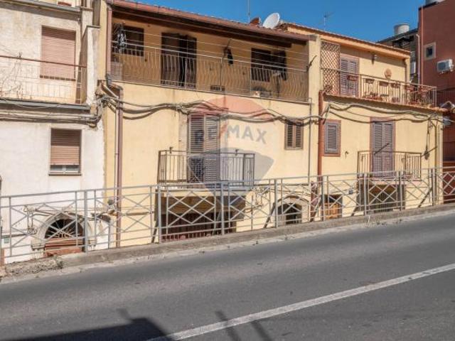 Casa Semindipendente in vendita a Caltagirone