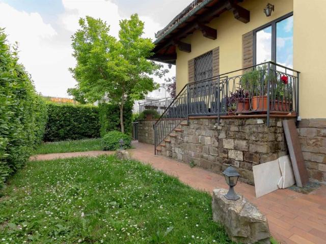 Casa semindipendente in vendita a Campi Bisenzio via Enrico Fermi