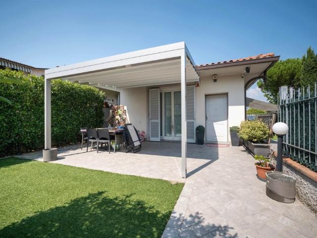 Casa semindipendente in vendita a Campi Bisenzio via Erbosa, San Donnino