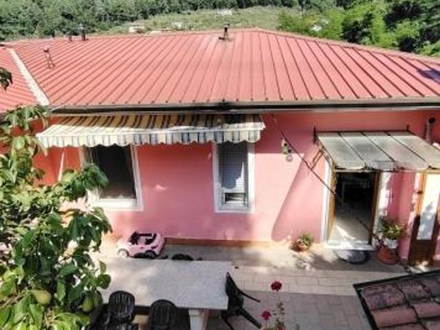 Casa semindipendente in vendita a Carrara 100 mq Rif: 1417269