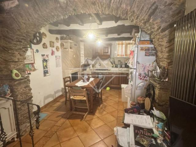 Casa semindipendente in vendita a Carrara via Tarnone, Bedizzano