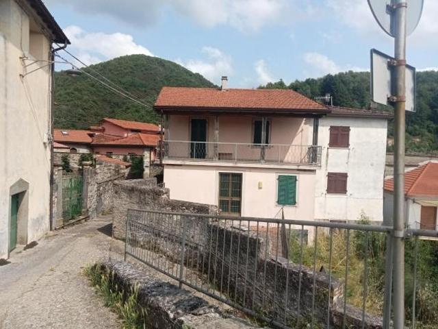Casa semindipendente in vendita a Casciana Casola in Lunigiana 110 mq Rif: 1336638