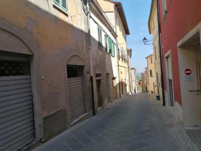 Casa semindipendente in vendita a Casciana Terme Lari via Magenta