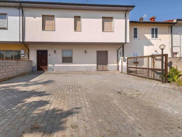 Casa semindipendente in vendita a Cascina, San Lorenzo A Pagnatico